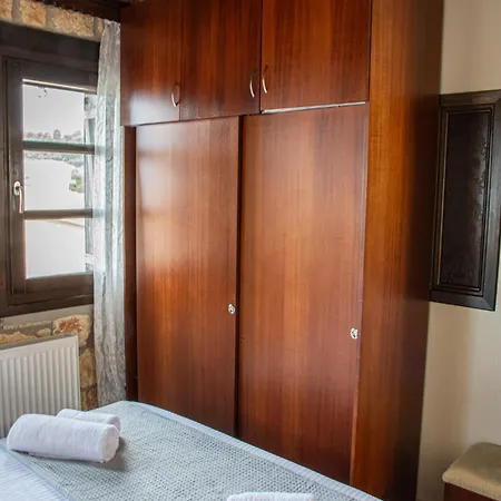 Stone & Lux Psakoudia